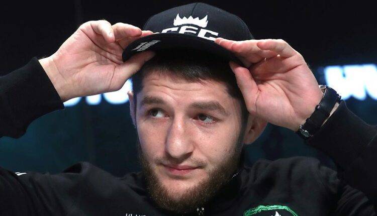 Российский боец MMA Тагир Уланбеков подписал контракт с UFC