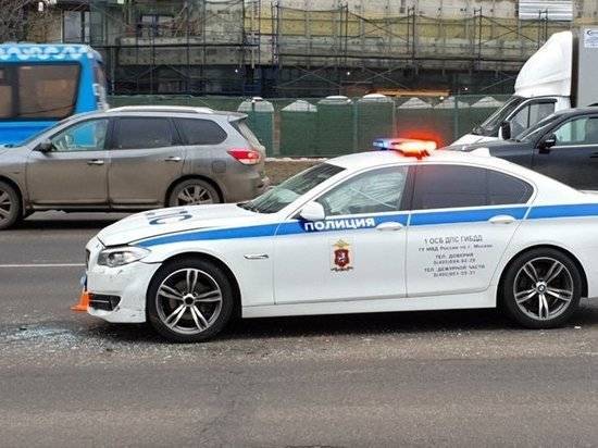 Бывший милицейский начальник врезался в полицейскую машину на севере Москвы