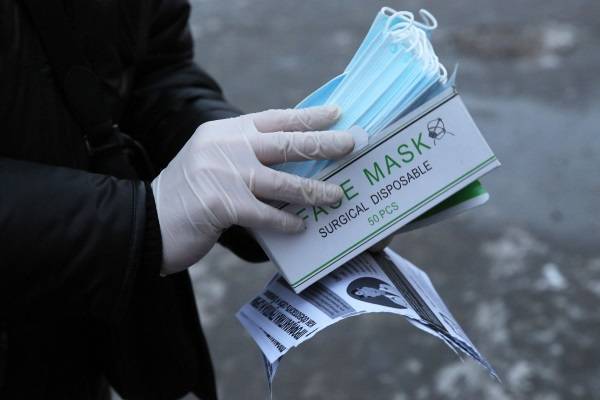 Эксперты сравнили траты на маски и антисептики в разных регионах России