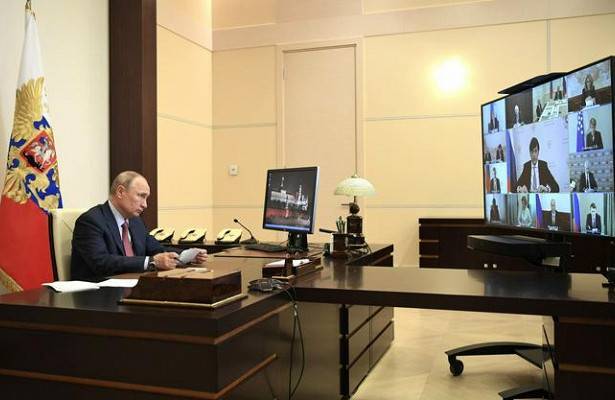 Путин направил в Госдуму поправки в закон об образовании