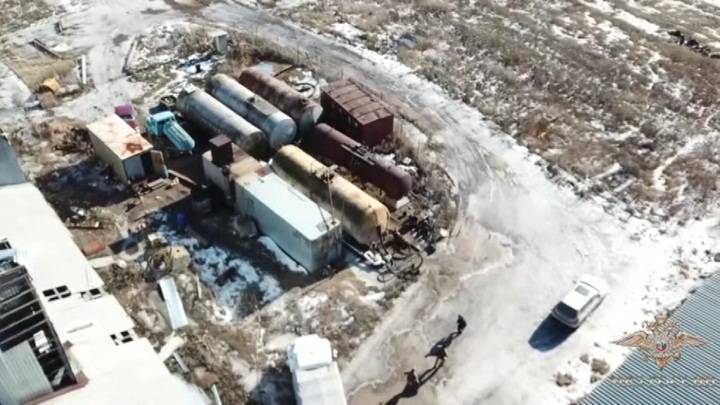 В Саратовской области пресекли деятельность подпольного нефтеперерабатывающего завода
