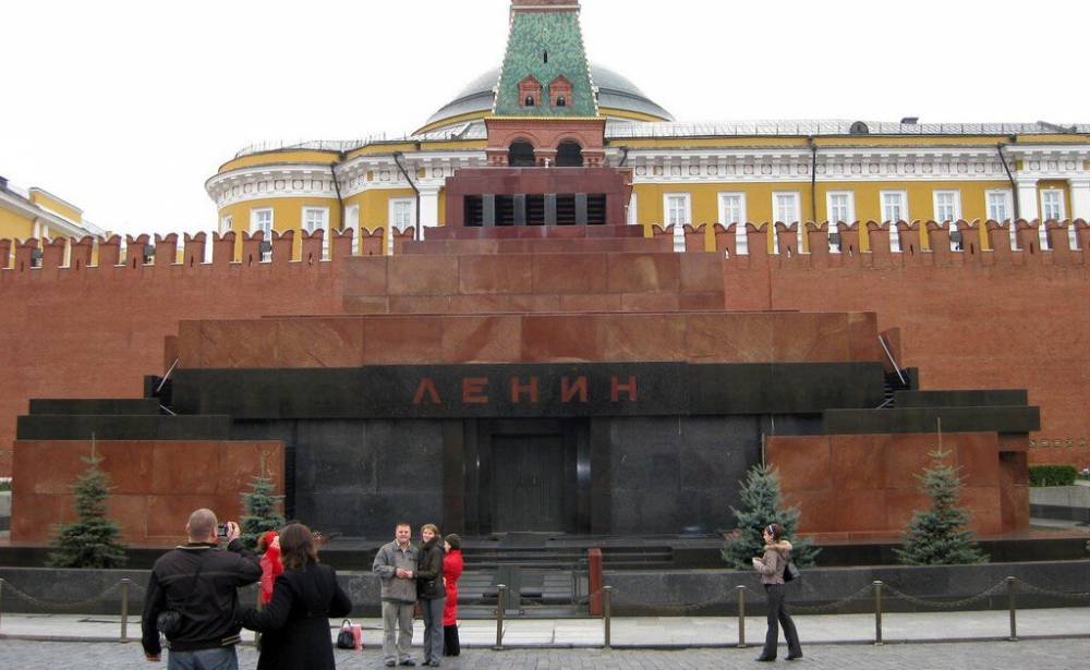 Жириновский предложил продать тело Ленина, чтобы пополнить бюджет