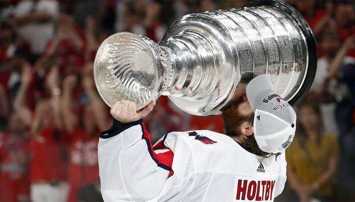 НХЛ намерена открыть рынок свободных агентов по окончании сезона-2020
