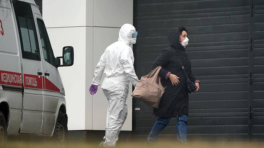 В Москве, по официальным данным, за сутки умерли 73 человека с коронавирусом