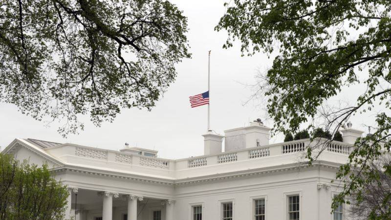 US to Lower Flag When Death Toll Reaches 100000