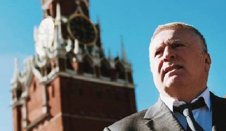 Жириновский предлагает продать Ленина коммунистам