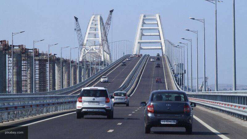 Движение по Крымскому мосту заметно выросло за последние сутки