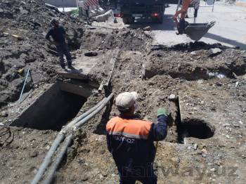 В "Узбекистон темир йуллари" прокомментировали снимки бетонной плиты, обвалившейся рядом с опорами надземного метро