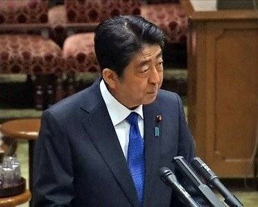 Абэ отказался уходить в отставку, несмотря на скандал вокруг прокурора Токио