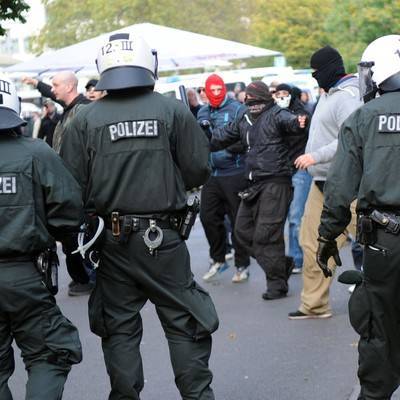 МИД Германии предупредил о необходимости держаться подальше от демонстрантов