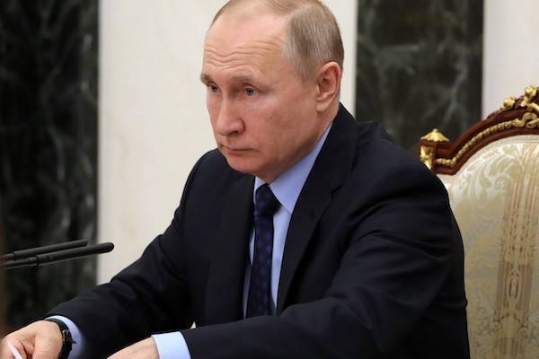 Владимир Путин призвал увеличить число тестов на коронавирус