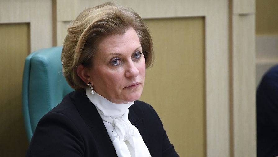 Попова заявила о «срезанном» в России пике эпидемии коронавируса