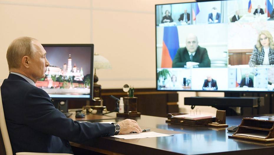 "Резерв у нас точно должен быть": Путин поручил подготовиться к новой волне пандемии