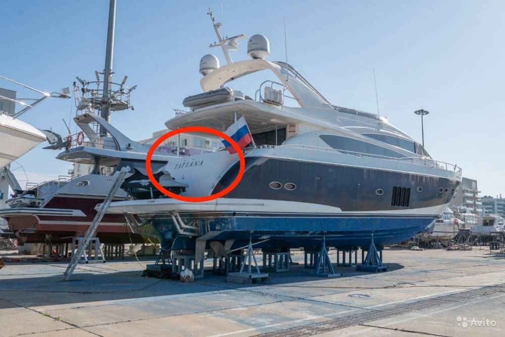 Бывшую яхту Медведева выставили на продажу на Avito
