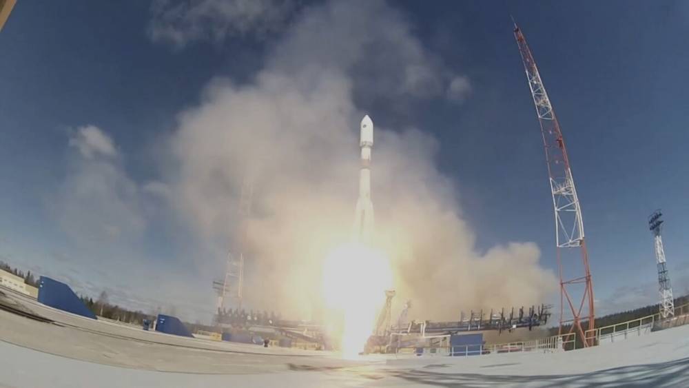 Ракета «Союз-2» с космическим аппаратом стартовала с Плесецка.