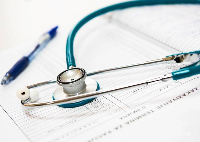 Правительство Чехии разрешило врачам из третьих стран временно работать без экзаменов