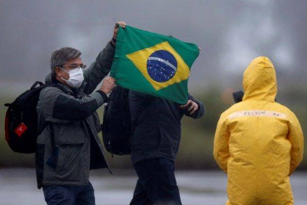 Бразилия отодвинула Россию на третье место в лидерах по коронавирусу