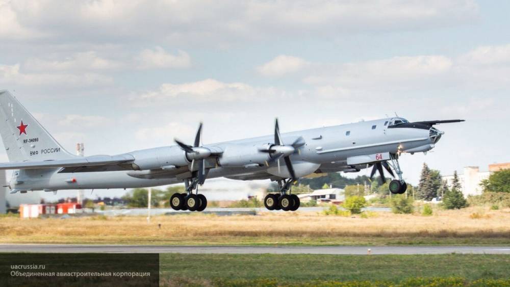 Противолодочные самолеты Ту-142М3 ТОФ выполнили плановый полет над Тихим океаном
