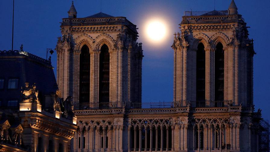 Франция разрешила гражданам присутствовать на религиозных церемониях