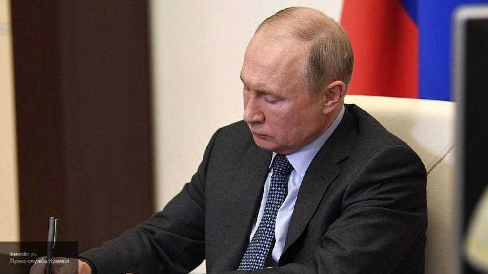 Путин поручил актуализировать расчет тарифов на электричество