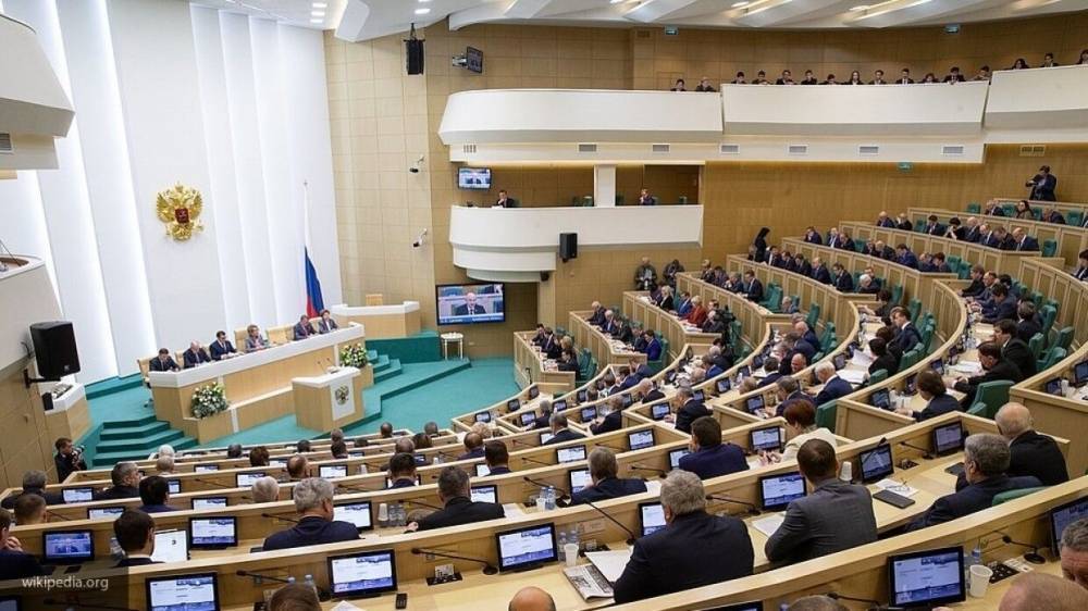 Сенаторы в Совфеде РФ предложили выделять жилье гражданам с COVID-19 в период самоизоляции