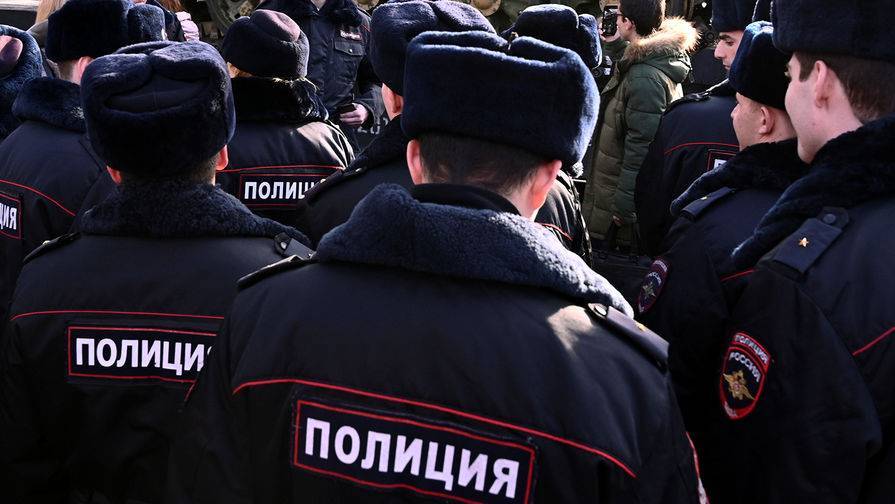 Полиция ведет переговоры с захватчиком заложников в Москве