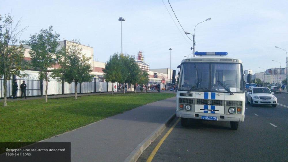 Экстренные службы сообщили о переговорах между полицией и захватчиком заложников в Москве
