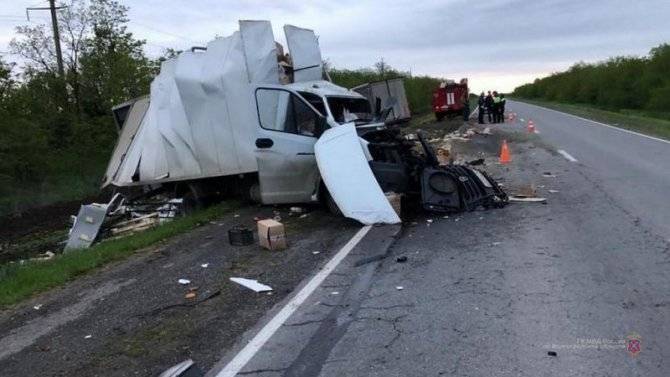 В Волгоградской области в ДТП с грузовиками погиб человек