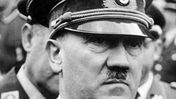СК возбудил уголовные дела на жителей Поволжья за публикации фото Гитлера и Власова на сайте «Банк памяти»