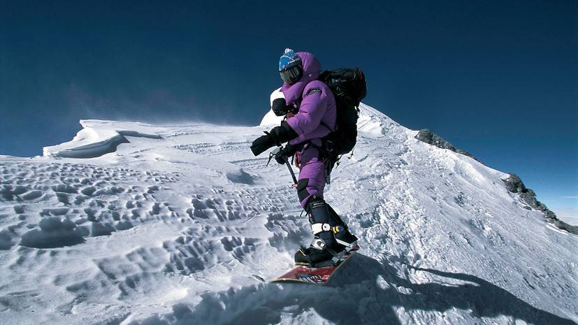 С небес на землю: 19 лет назад человек впервые спустился с Эвереста на сноуборде