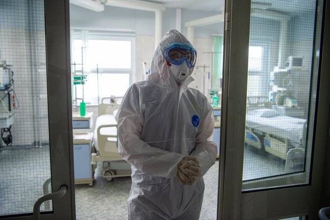 А плато было так далеко: в России растет число больных коронавирусом