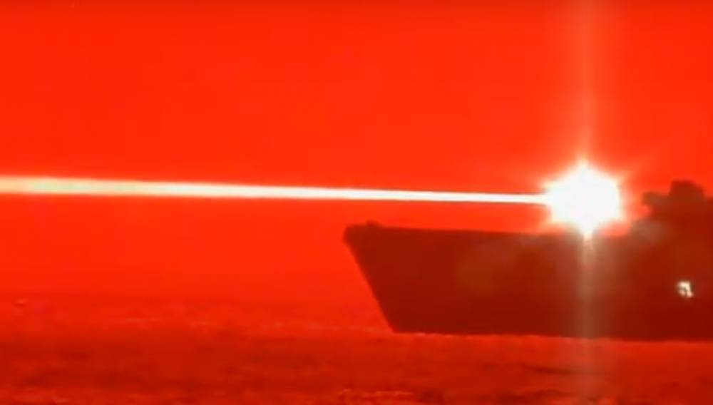 США испытали боевой лазер против беспилотников