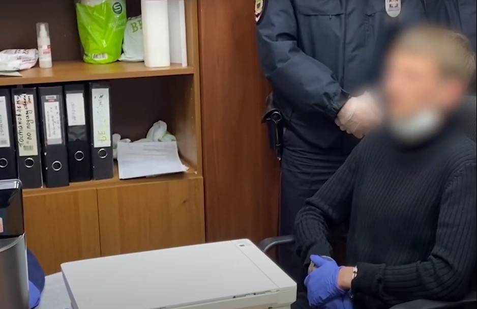Захвативший заложников в московском банке признал вину