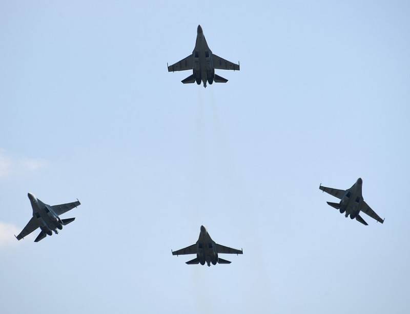 У Трампа истерика: российский истребитель Су-35 обошел американский F-16
