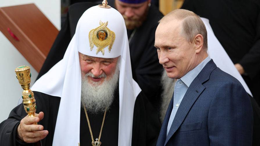 Путин поздравил патриарха Кирилла с именинами
