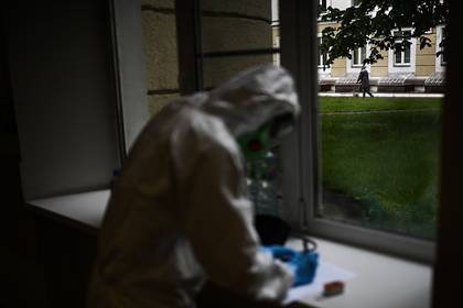 Российских медсестер заперли в морге после контакта с зараженным коронавирусом