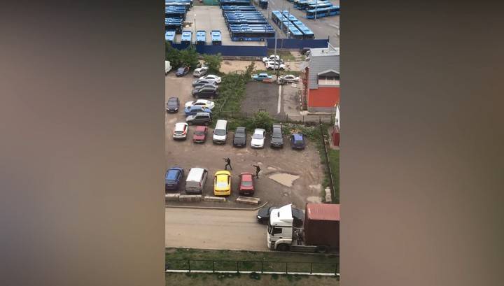 Очевидцы сняли на видео перестрелку на юге Москвы