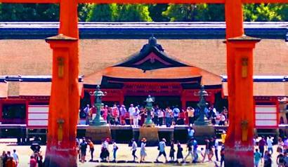 Япония планирует вернуть туристов возмещением стоимости путевок
