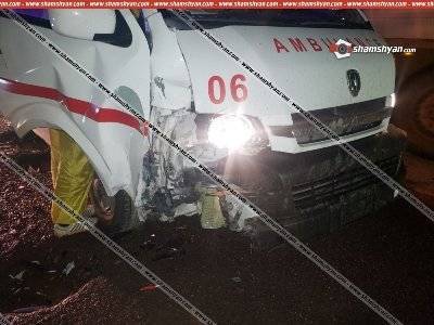 В Сюникской области попала в аварию машина скорой помощи, перевозившая пациента с коронавирусом