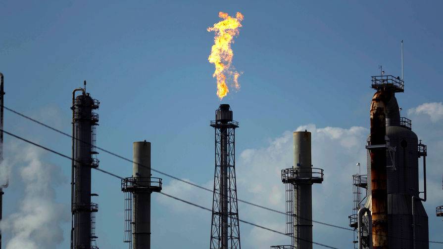 Число нефтегазовых буровых установок в США упало до рекордного минимума