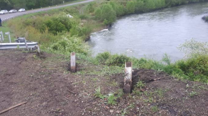 В Приморье погибла семья из Уссурийска, улетев на машине в реку