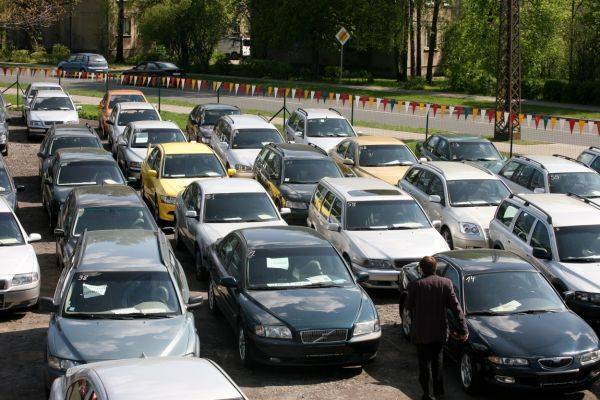 Эксперт: В Латвии рухнули продажи подержанных автомобилей