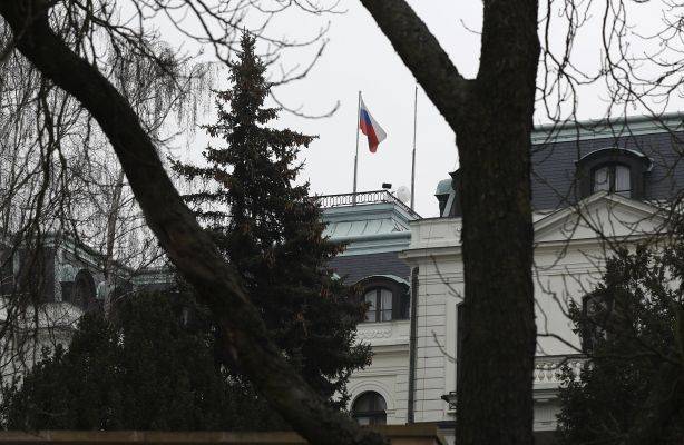Российского дипломата в Чехии взяли под охрану