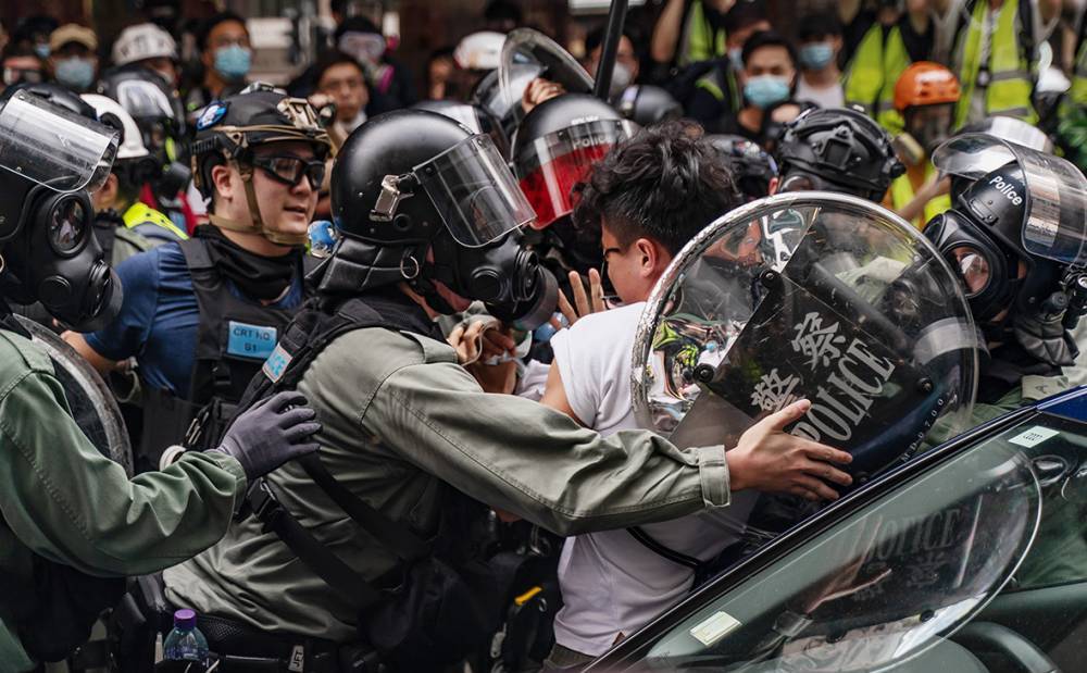 США пригрозили Китаю санкциями за «репрессии» против Гонконга