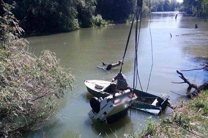 Двое украинских пограничников утонули в автомобиле на рыбалке