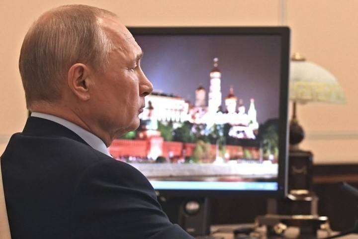 Ведениктов показал видео возвращения Путина в Кремль