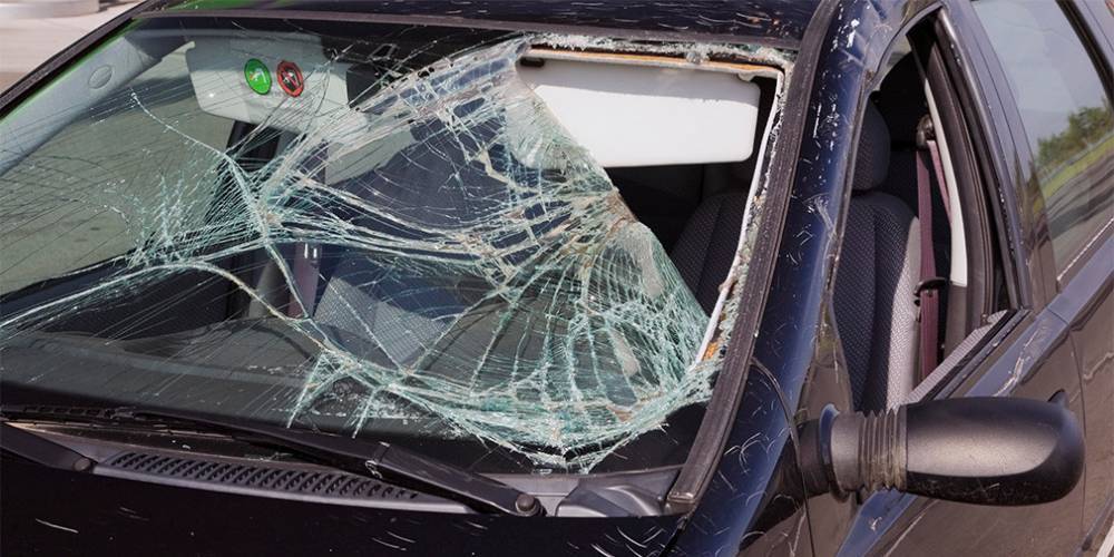 Застрявший на парковке житель Владивостока разбил восемь автомобилей