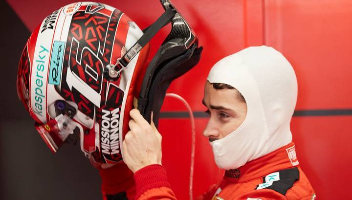 Леклер и Ferrari лидируют в турнире виртуальной "Формулы-1"