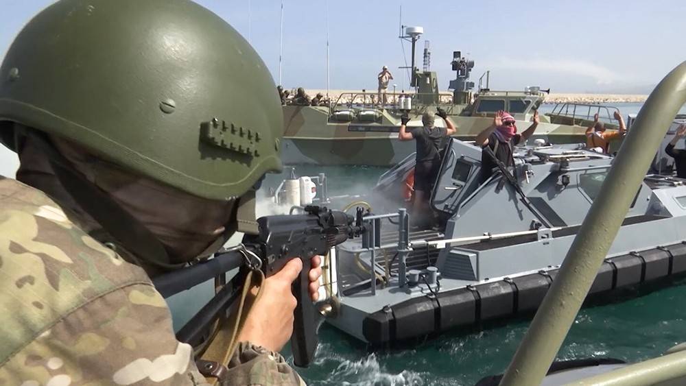 Военные из России и Сирии провели учения в порту Тартус
