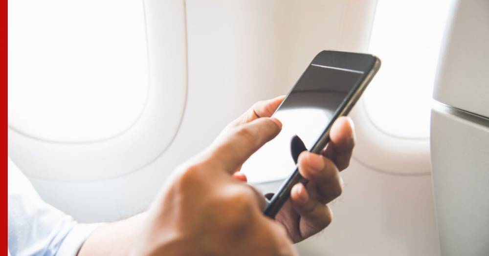 Раскрыта реальная опасность телефонов на борту самолета